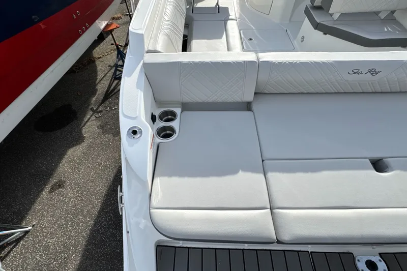 Slide: The Image of Sea Ray SDX 230 Outboard 2026 - 5