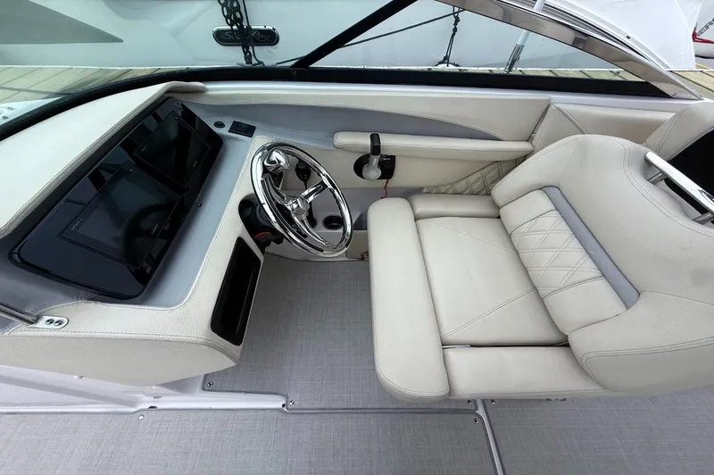 Slide: The Image of Regal LX4 2020 - 16