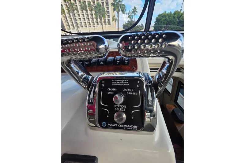 Slide: The Image of Fusion audio system in a 2005 Meridian 580 Pilothouse, displaying Bluetooth device selection. - 55