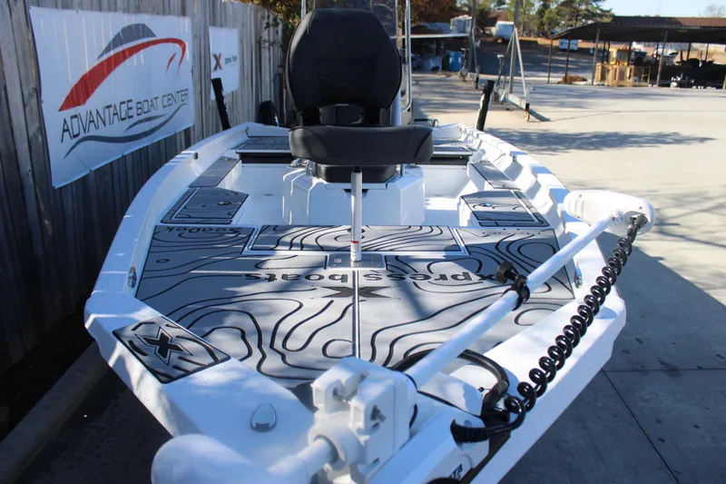 Slide: The Image of 2026 Xpress H20B Bay boat with custom deck design at Advantage Boat Center. - 29