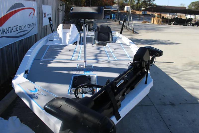 Slide: The Image of 2026 Xpress H20 boat at Vantage Boat Center, featuring advanced Garmin equipment. - 30