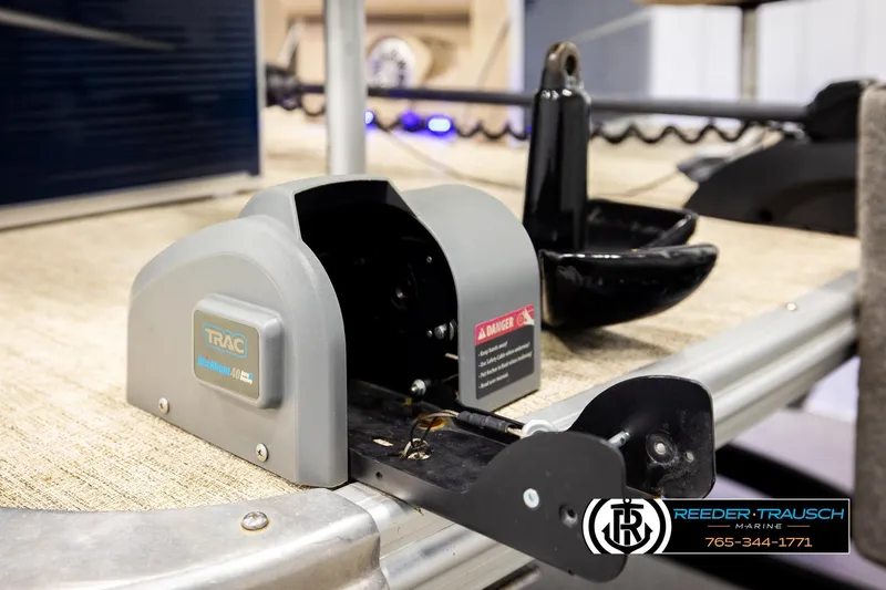 Slide: The Image of TRAC anchor winch on Avalon VEN FNC 2020 boat deck, Reeder-Trausch Marine branding visible. - 51