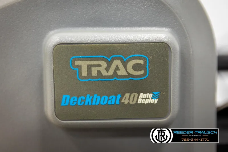 Slide: The Image of TRAC Deckboat 40 Auto Deploy label on Avalon VEN FNC 2020 model. - 52
