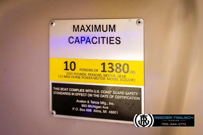 Slide: The Image of Maximum capacity label for Avalon VEN FNC 2020 boat, 10 persons or 1380 lbs. - 61