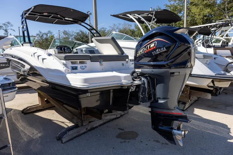 Slide: The Image of 2022 Chaparral 23 SSi OB boat with Yamaha outboard motor on display. - 3
