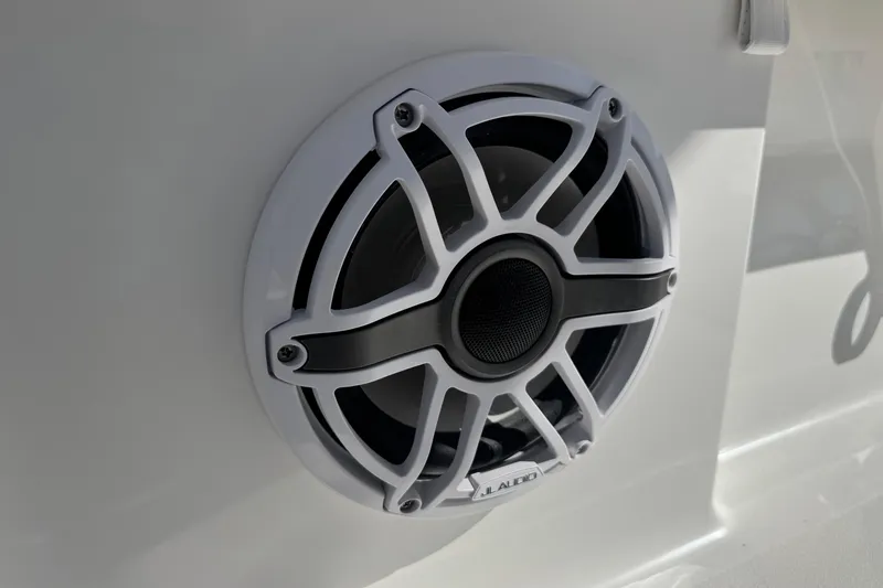 Slide: The Image of Speaker on 2026 Caymas 28 HB boat, featuring JL Audio design. - 30