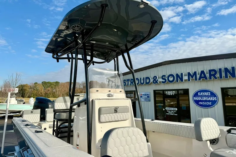 Slide: The Image of 2026 Carolina Skiff 26 Ultra Elite boat at Stroud & Son Marine dealership. - 45