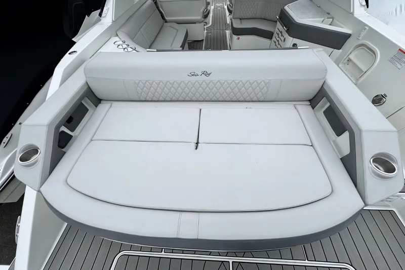 Slide: The Image of Sea Ray SLX 310 Outboard 2026 - 10