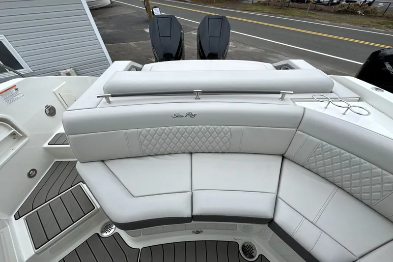 Slide: The Image of Sea Ray SLX 310 Outboard 2026 - 17