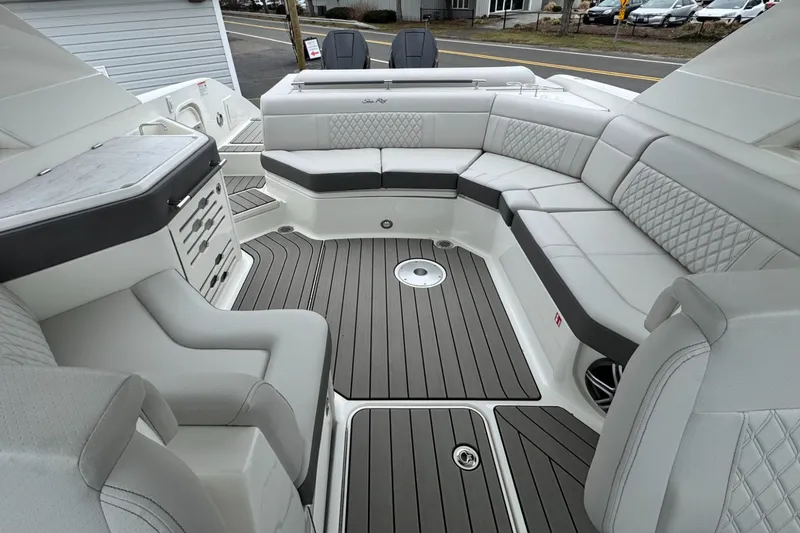 Slide: The Image of Sea Ray SLX 310 Outboard 2026 - 18