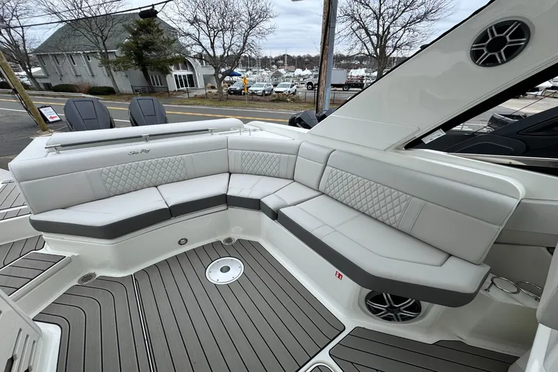 Slide: The Image of Sea Ray SLX 310 Outboard 2026 - 19
