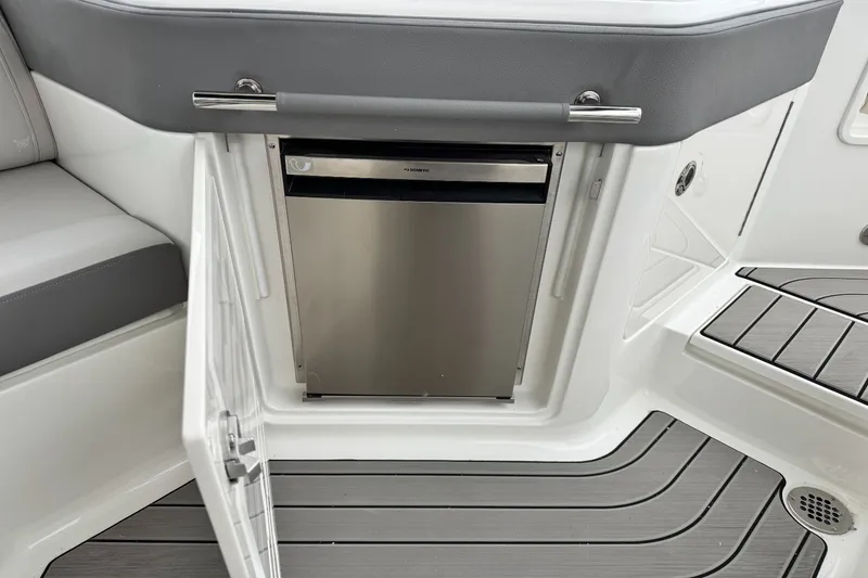 Slide: The Image of Sea Ray SLX 310 Outboard 2026 - 23