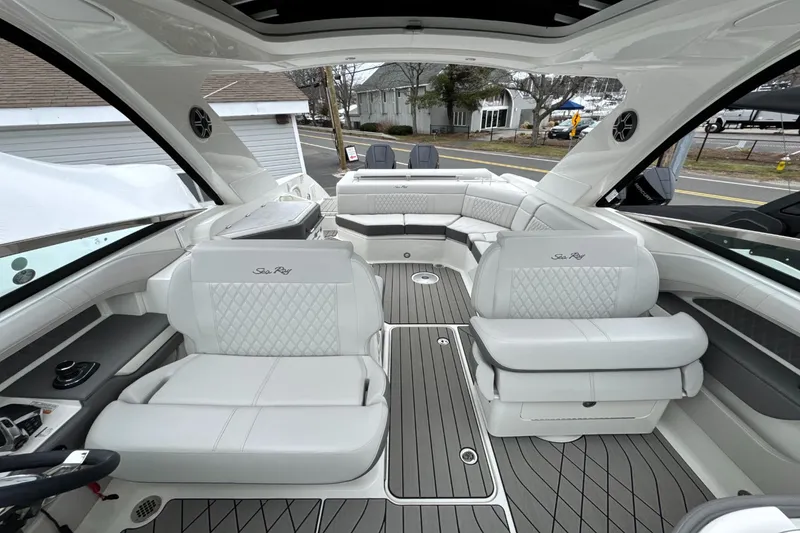 Slide: The Image of Sea Ray SLX 310 Outboard 2026 - 28