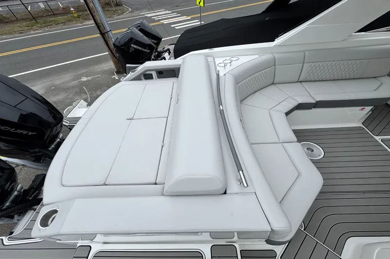 Slide: The Image of Sea Ray SLX 310 Outboard 2026 - 8