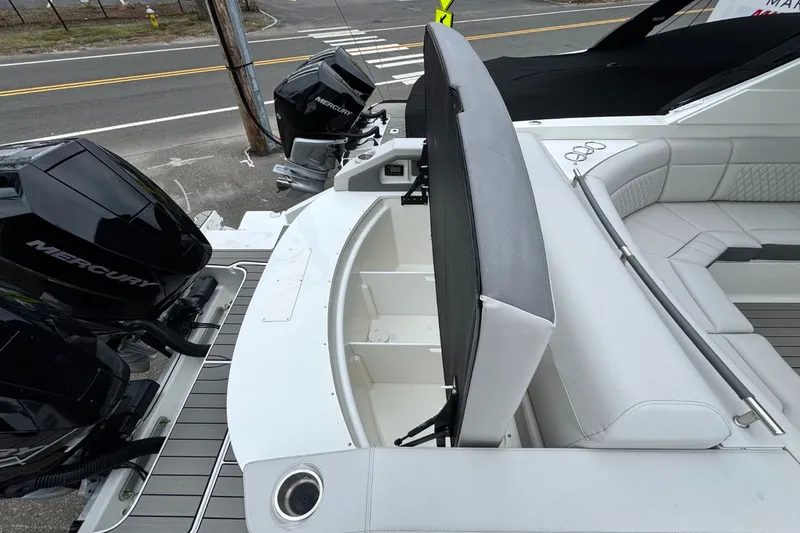 Slide: The Image of Sea Ray SLX 310 Outboard 2026 - 9