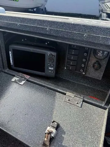 Slide: The Image of Alumaweld Super Vee Pro 21 2015 - 6