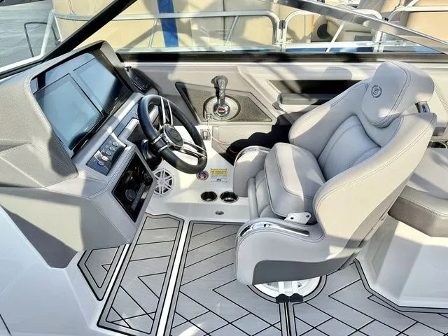 Slide: The Image of Cobalt R6 Outboard 2022 - 10