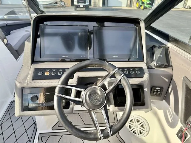 Slide: The Image of Cobalt R6 Outboard 2022 - 12