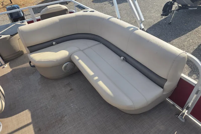 Slide: The Image of 2021 Sun Tracker Bass Buggy 18 DLX pontoon boat seating area. - 8