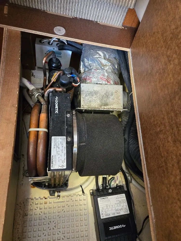 Slide: The Image of Hunter 44 2006 - 12