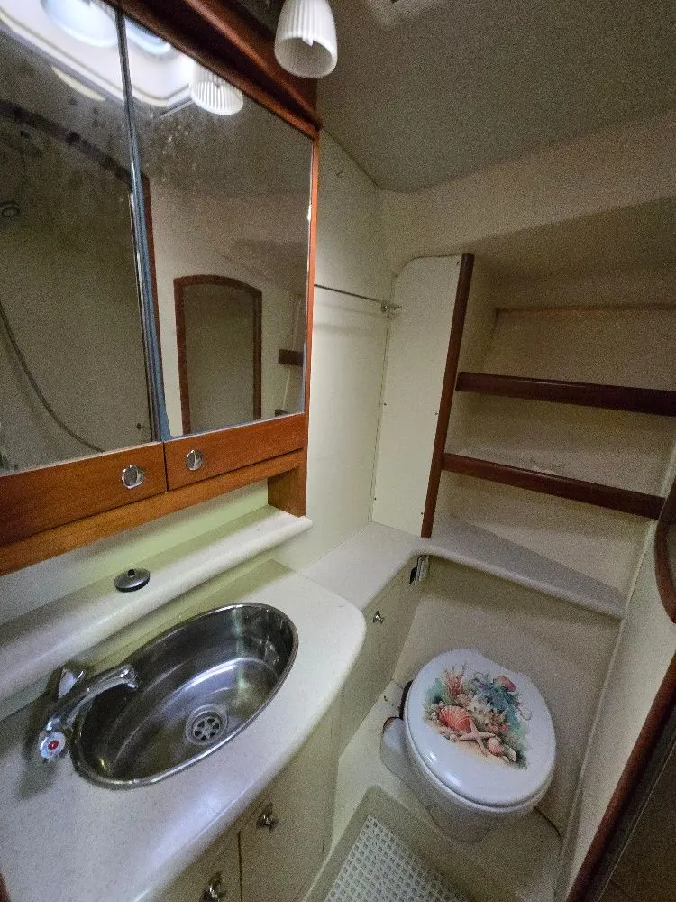 Slide: The Image of Hunter 44 2006 - 19