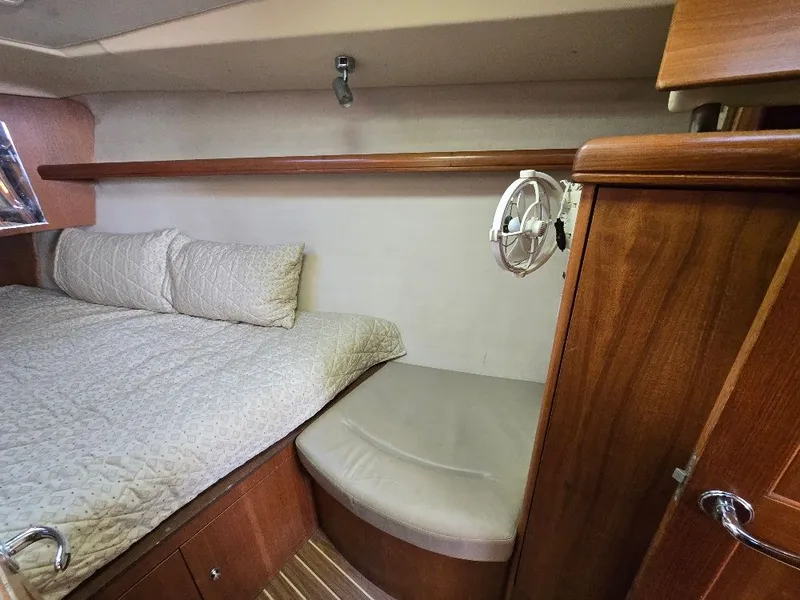 Slide: The Image of Hunter 44 2006 - 21