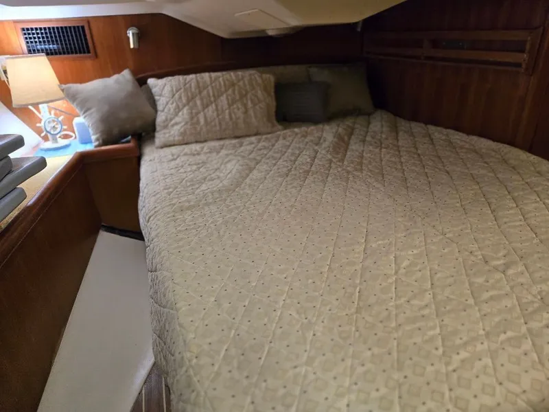 Slide: The Image of Hunter 44 2006 - 26