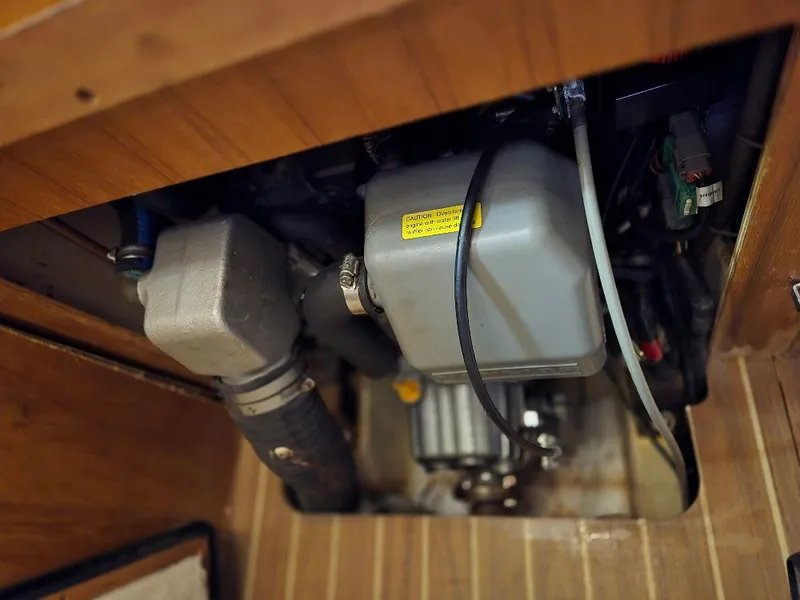 Slide: The Image of Hunter 44 2006 - 32