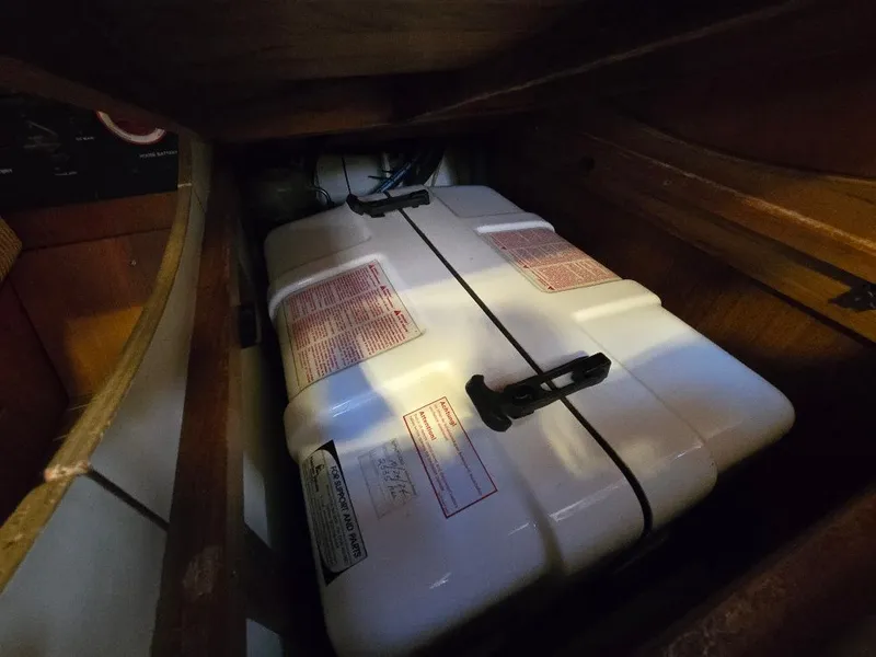 Slide: The Image of Hunter 44 2006 - 8