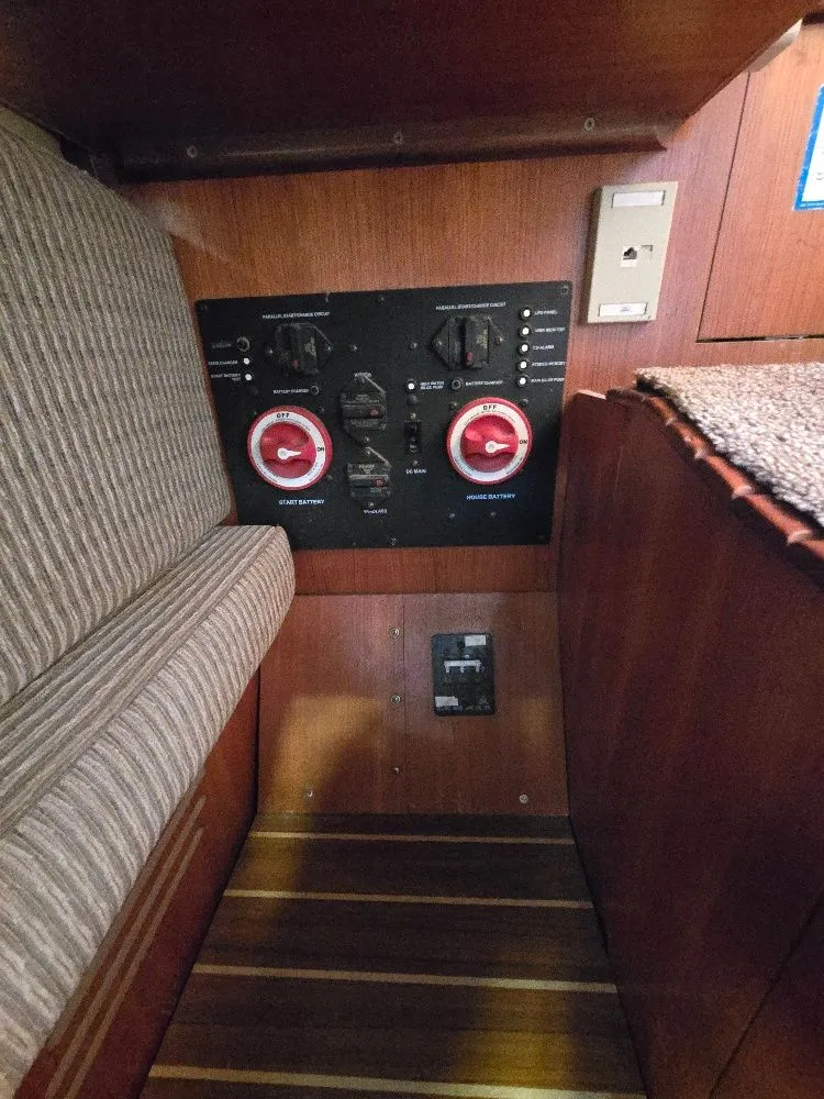 Slide: The Image of Hunter 44 2006 - 9