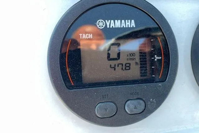 Slide: The Image of Yamaha tachometer displaying 47.8 hours on a 2021 Sea Hunt BX 22 BR boat. - 8