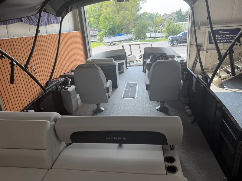 Slide: The Image of Harris Cruiser 230 2026 - 4