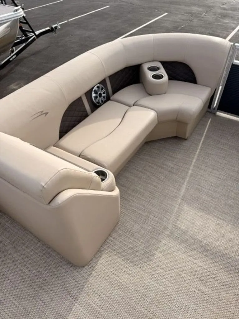 Slide: The Image of Bennington 21SLXP 2018 - 11