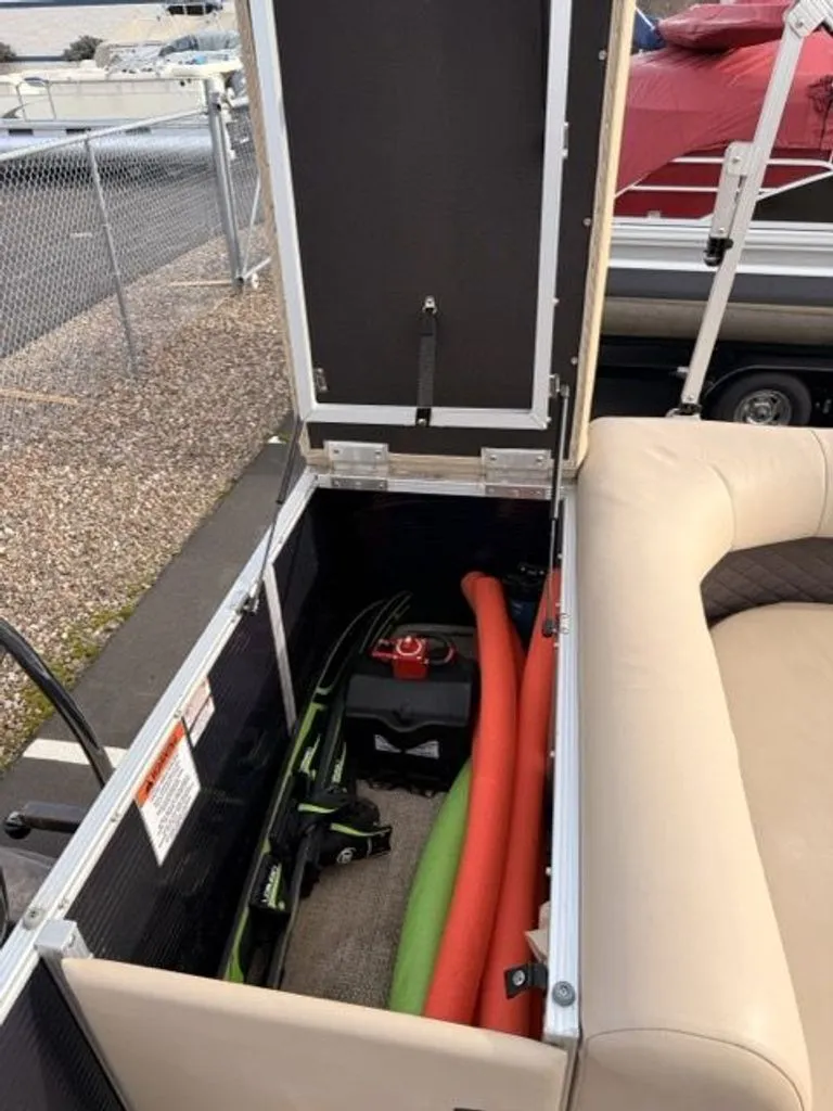 Slide: The Image of Bennington 21SLXP 2018 - 13