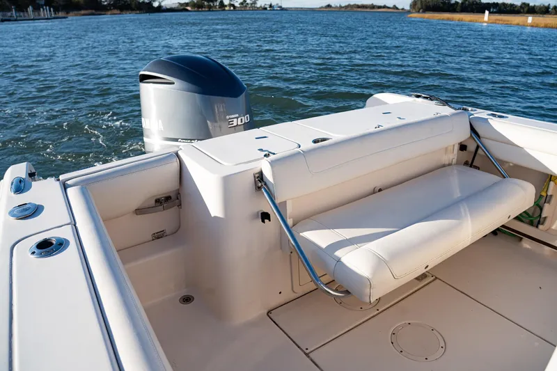 Slide: The Image of 2018 Grady-White Fisherman 236 boat with Yamaha 300 engine on water. - 16