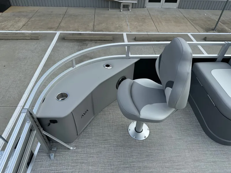 Slide: The Image of Avalon Venture 85 Quad Fish - 21' 2026 - 12