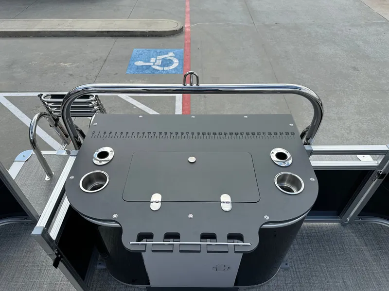 Slide: The Image of Avalon Venture 85 Quad Fish - 21' 2026 - 20