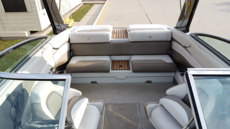 Slide: The Image of Crownline Boats 235 SS 2014 - 22