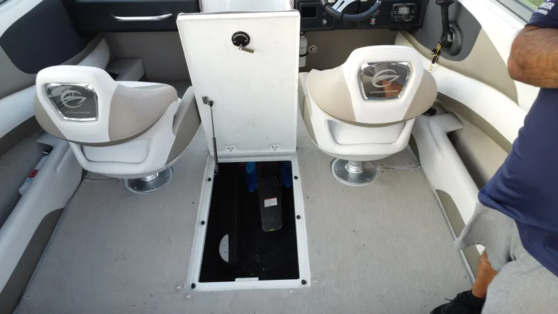 Slide: The Image of Crownline Boats 235 SS 2014 - 32