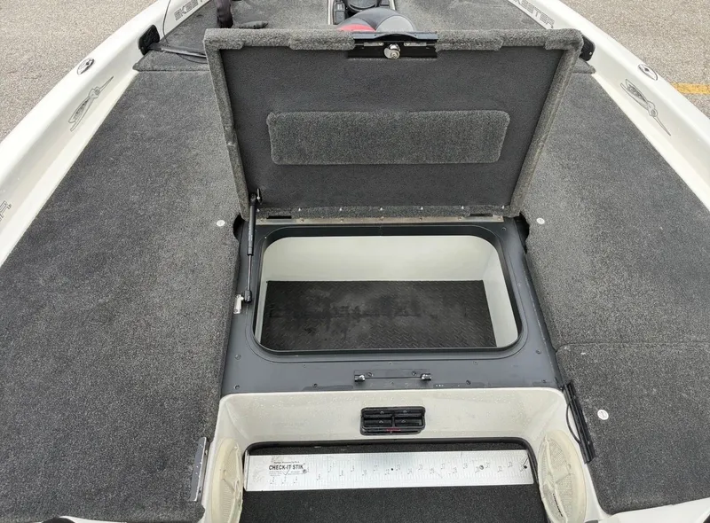 Slide: The Image of Skeeter ZX200 2013 - 32