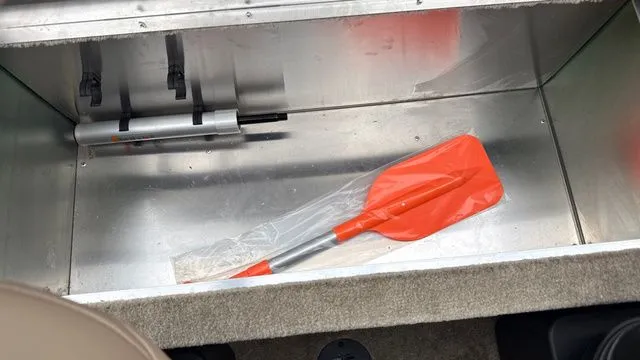 Slide: The Image of Tracker Bass Tracker Classic Limited 2026 - 12