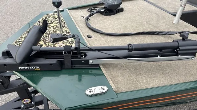 Slide: The Image of Tracker Bass Tracker Classic Limited 2026 - 9