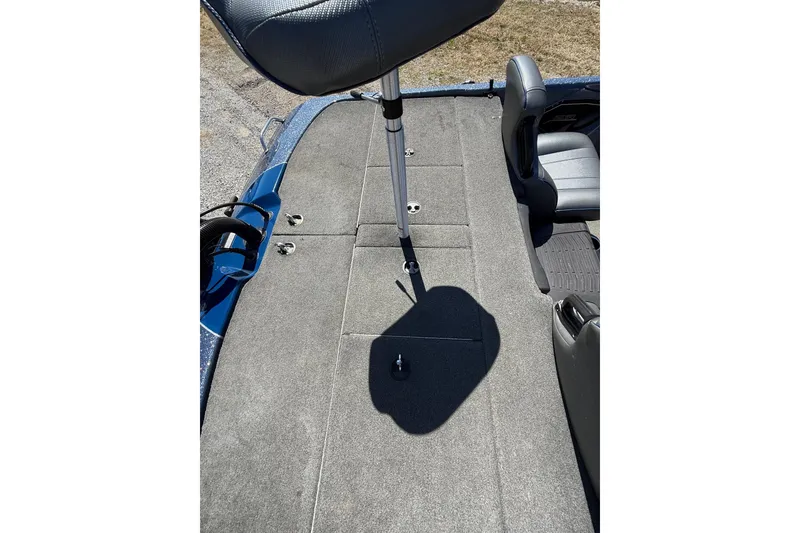 Slide: The Image of 2023 Skeeter ZXR21 boat deck with seating and storage compartments. - 5