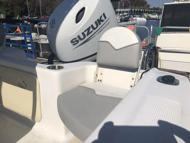 Slide: The Image of Key Largo 181 Bay Boat 2022 - 7