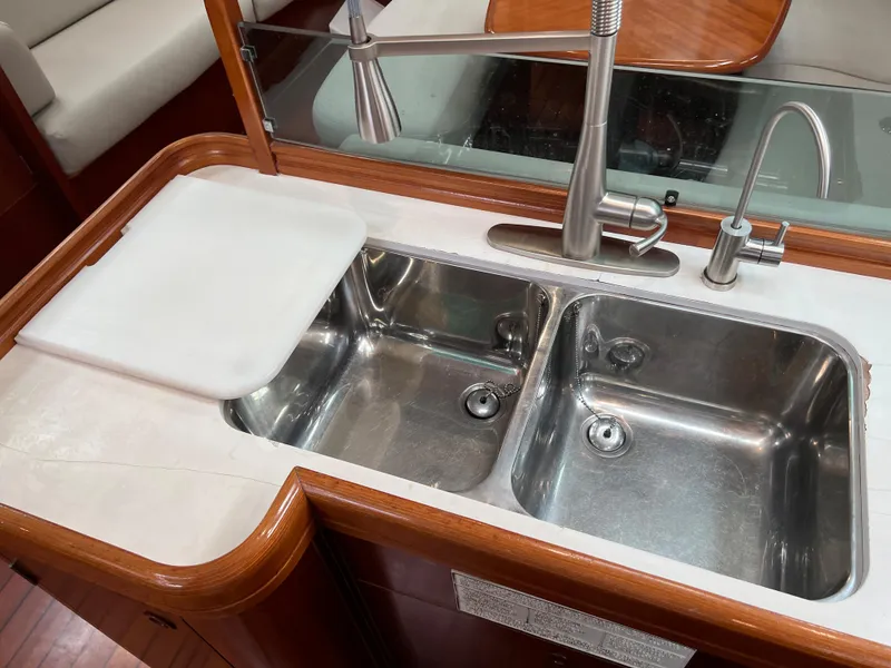 Slide: The Image of Beneteau 473 2004 - 50