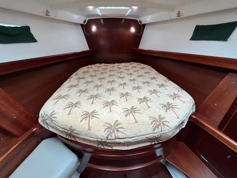 Slide: The Image of Beneteau 473 2004 - 54