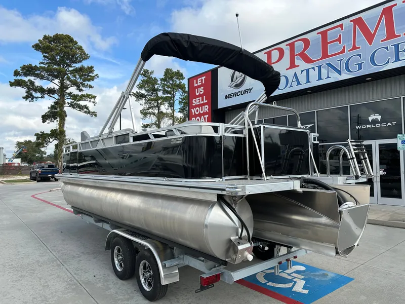 Slide: The Image of Avalon Venture 85 Quad Fish - 21' 2026 - 10