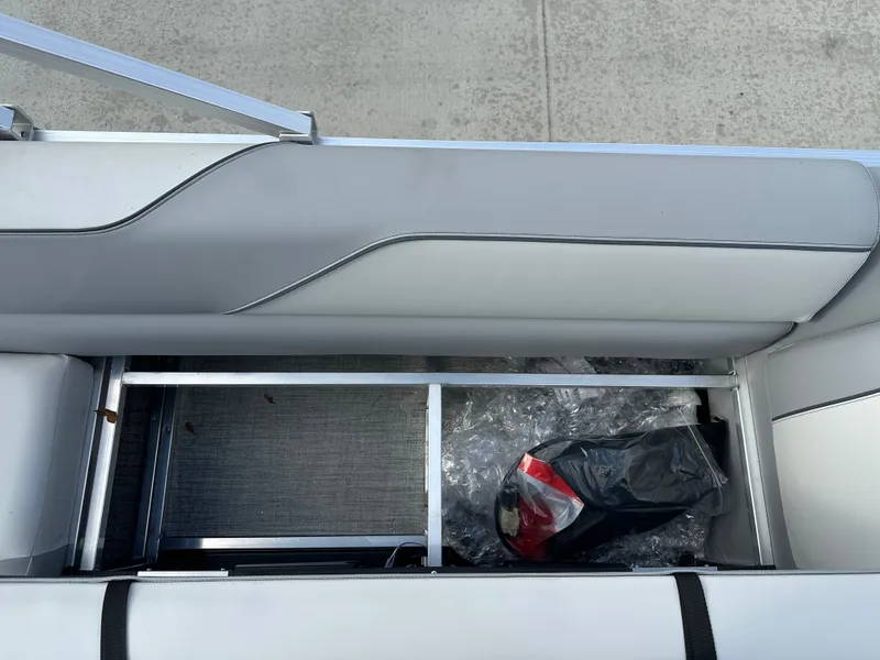 Slide: The Image of Avalon Venture 85 Quad Fish - 21' 2026 - 17