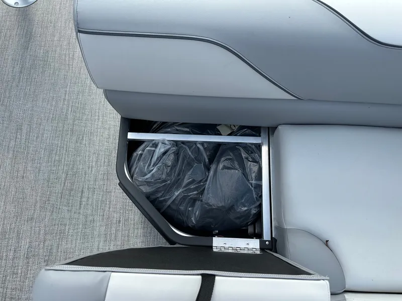 Slide: The Image of Avalon Venture 85 Quad Fish - 21' 2026 - 18