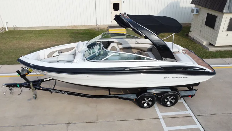 Slide: The Image of Crownline Boats 235 SS 2014 - 12